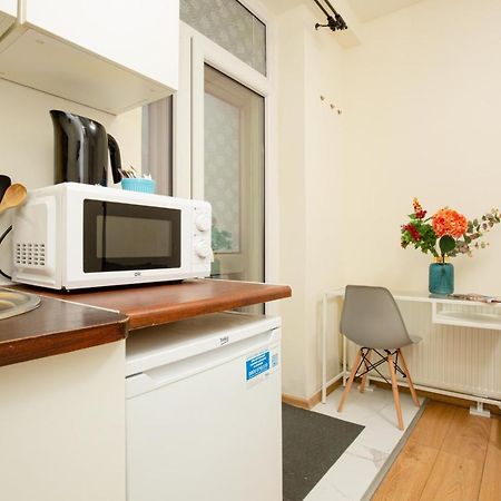 Micro Apartment Miaczynska By Noclegi Renters Varşova Dış mekan fotoğraf
