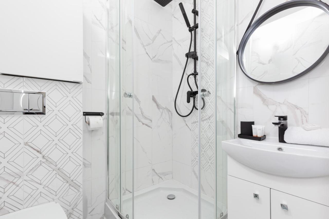 Micro Apartment Miaczynska By Noclegi Renters Varşova Dış mekan fotoğraf