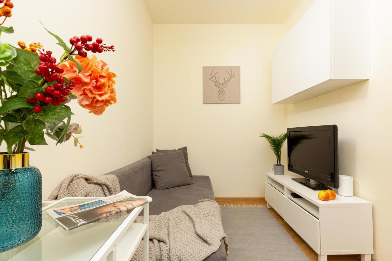 Micro Apartment Miaczynska By Noclegi Renters Varşova Dış mekan fotoğraf