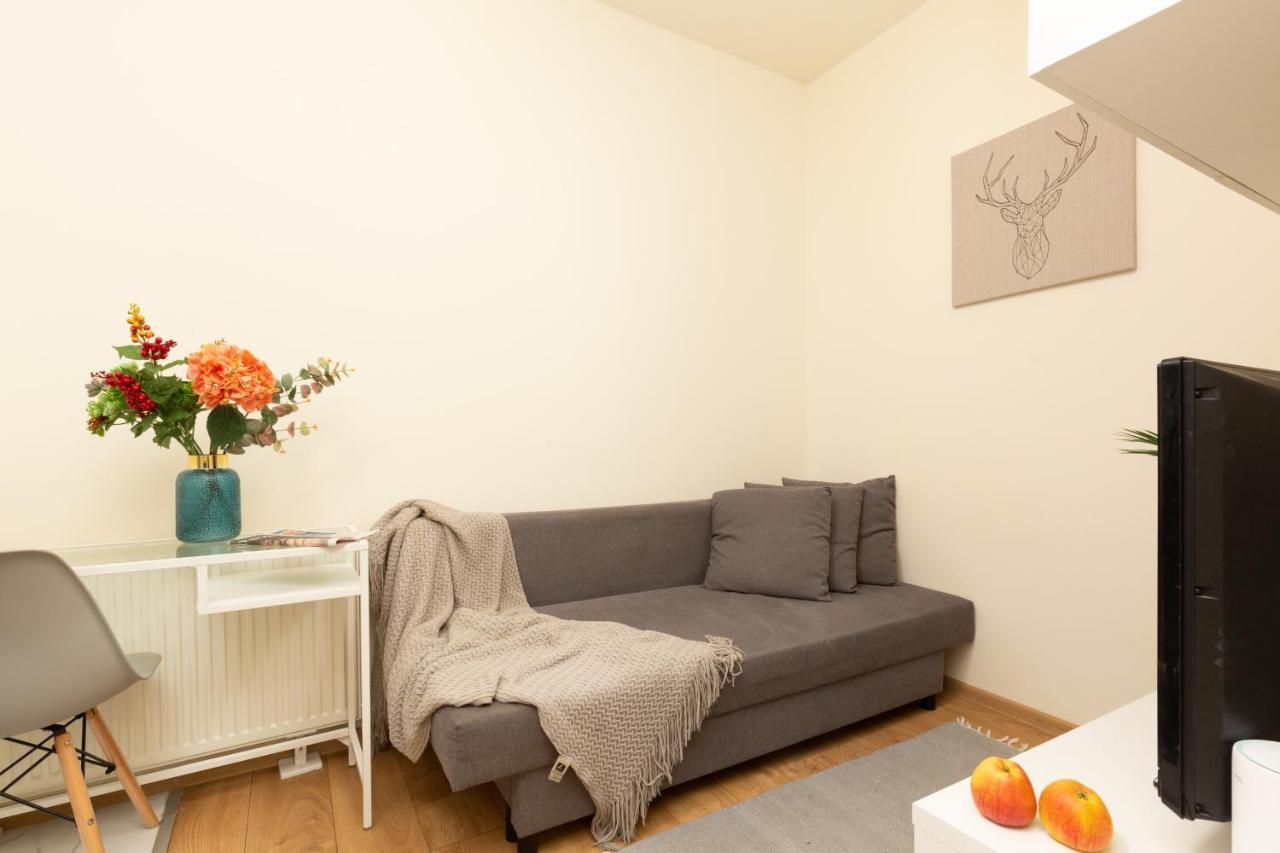 Micro Apartment Miaczynska By Noclegi Renters Varşova Dış mekan fotoğraf